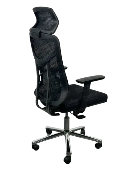 `chaise_directionnelle_filet_avec_accoudoirs_en_plastique_à_hauteur_réglable_noir_et_repose_tête_piétement_.webp