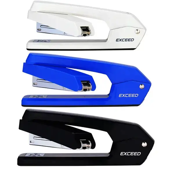 Agrafeuse de Bureau Rotative DELI  Exceed Half Strip 24/6-26/6 25 Feuilles Multi-Couleur