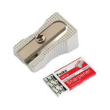 [A1002] Taille Crayon Foska 1Trous